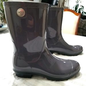 COPY - UGG Sienna Rain Boot Size 9